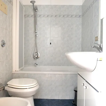 דירה Urban Perspective - 250 Meters From The Metro מילאנו